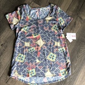 LulaRoe small classic T